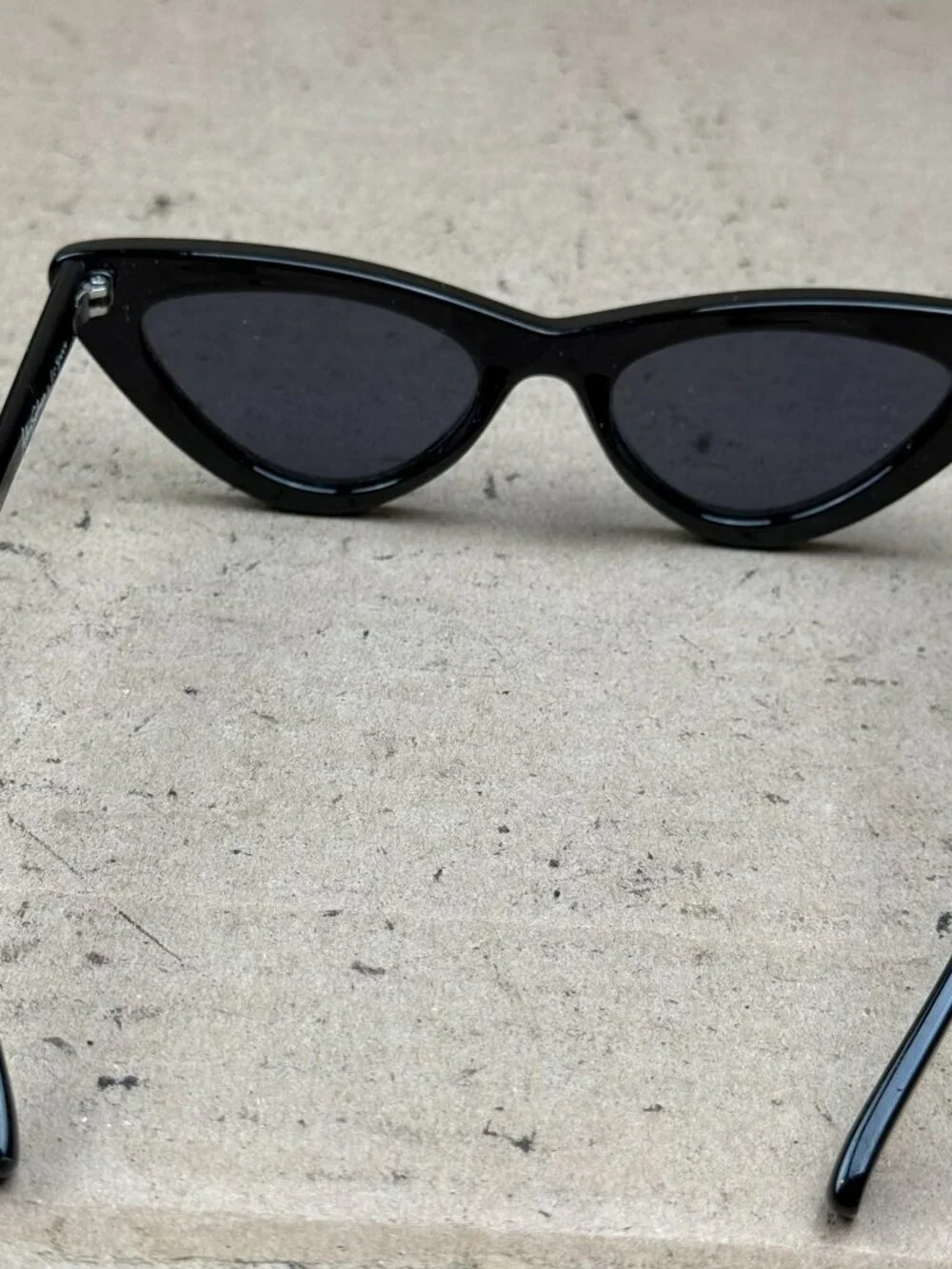 Adam Selman x Le Specs Black Cat Eye Sunglasses Scratched damage on lens & frame